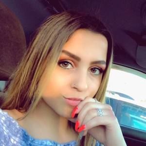 Meet your Posher, Marcela